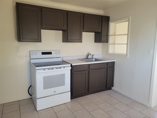 Building Photo - 3479 Lexington Ave