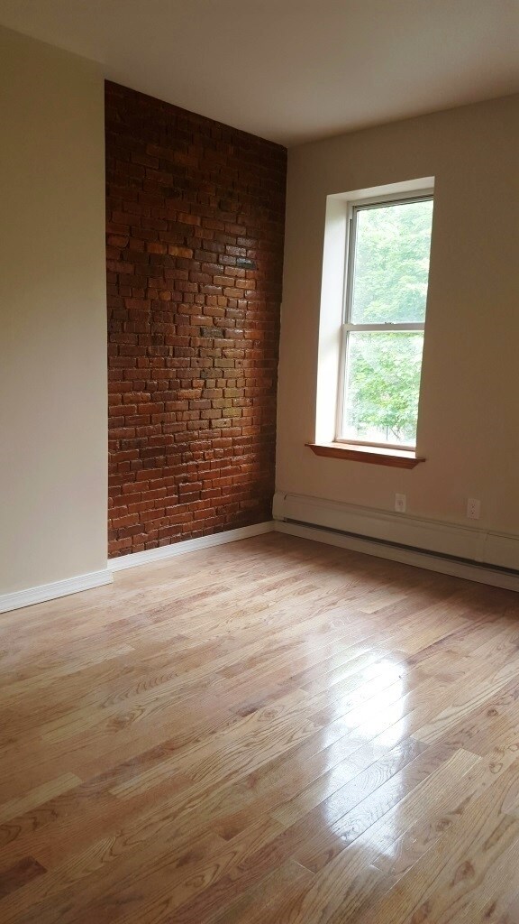 Building Photo - 126 Jefferson Ave