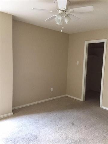 Foto del edificio - 9909 Lakeview Dr