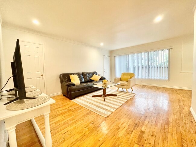 Building Photo - 8436 Blackburn Ave