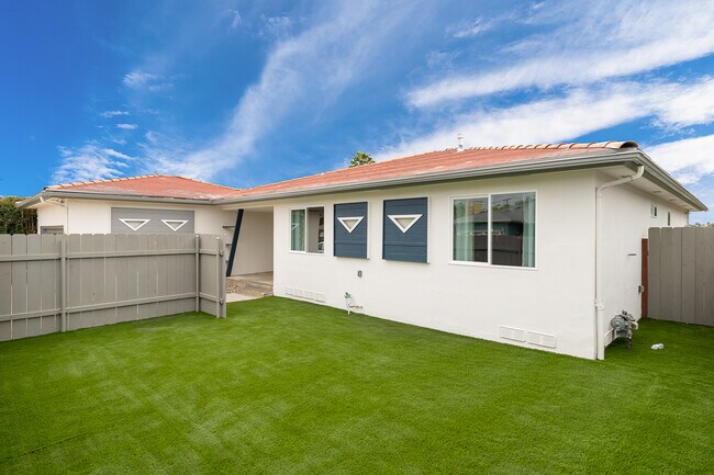 Building Photo - 5737 Dorothy Dr