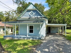 Building Photo - 506 N 1st St