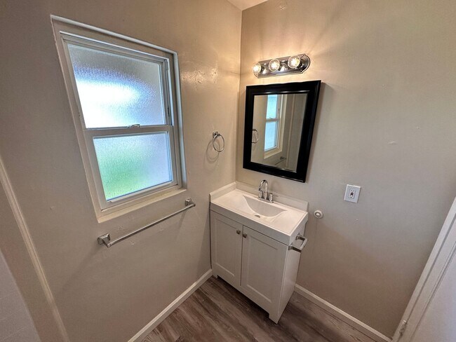 Foto del edificio - APPLY FOR THIS BEAUTIFUL HOME TODAY!