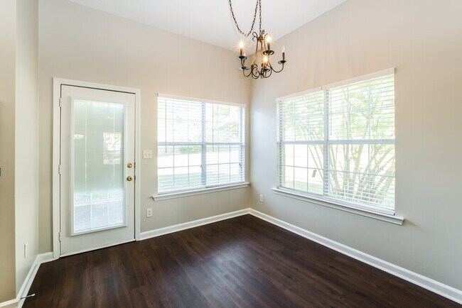 Foto del edificio - 9697 Tributary Cove