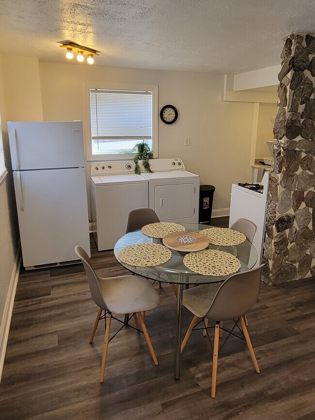 Foto del edificio - 4012 Lawrence St