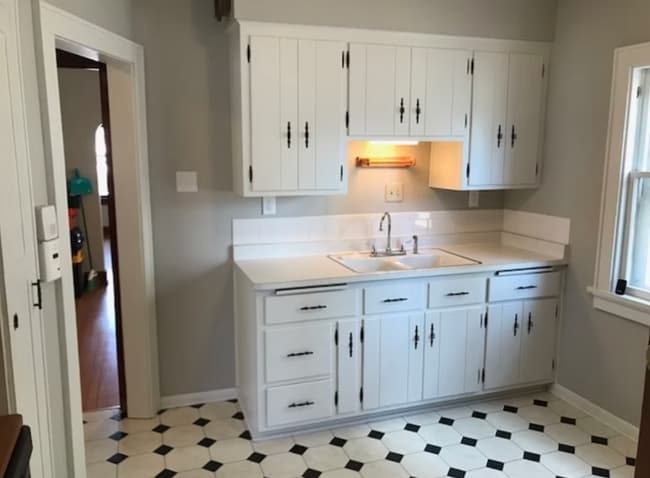 Kitchen - 3221 S Springfield Ave