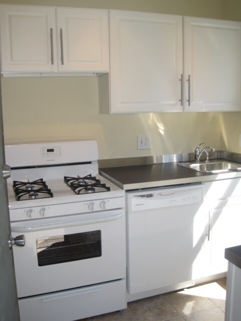 Otro - 1235-1237 W Winona St