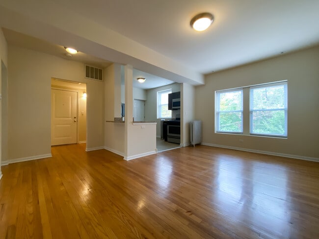 Living/Dining - Necedah at 4740-4748 South Greenwood