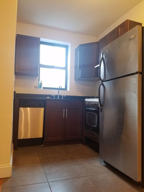 Building Photo - 110 E 116th St