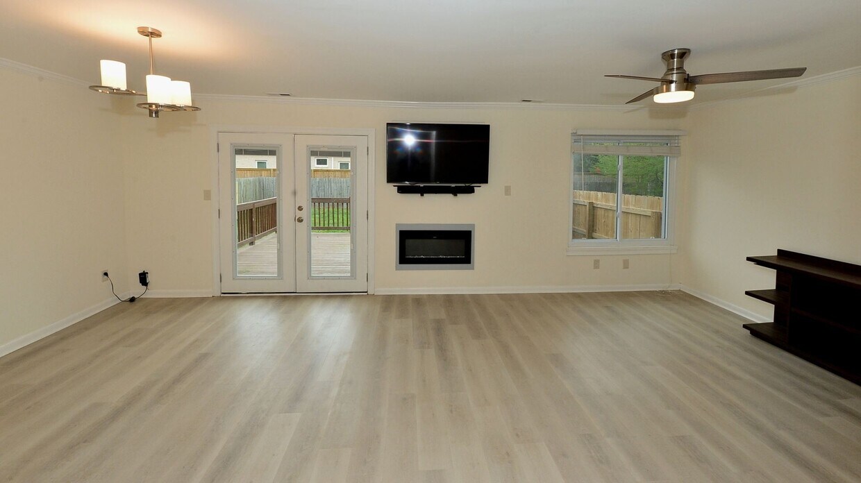 Primary Photo - Chesapeake Beach Townhouse!