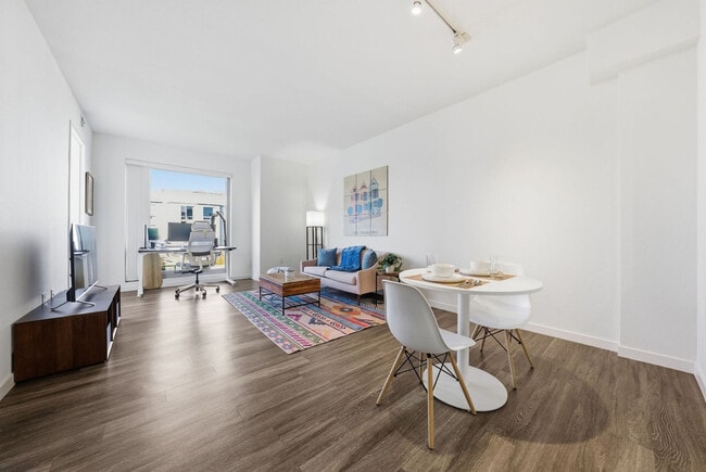 Building Photo - 1201 4th St