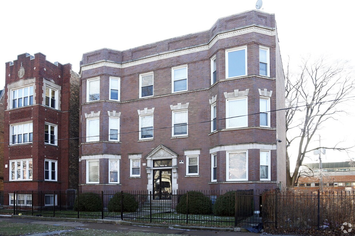 Building Photo - 1447-1449 E 66th Pl