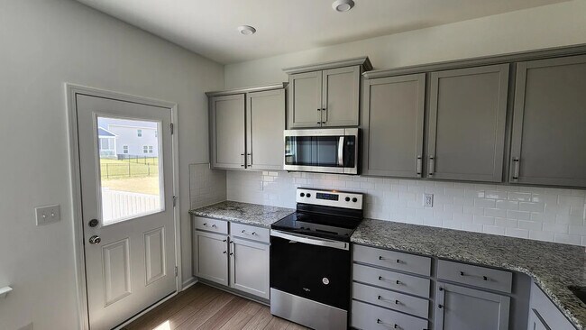 Foto del edificio - Room in House on Godwit Ln