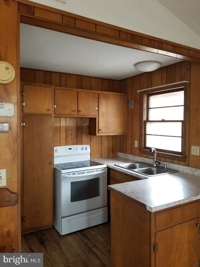 Building Photo - 53 Bloodroot Rd