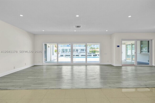Foto del edificio - 16453 NE 33rd Ave