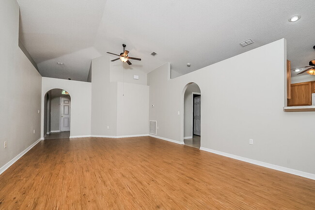 Building Photo - 1507 Alhambra Crest Dr
