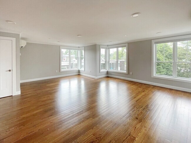 Photo - 1789 Centre St Townhome