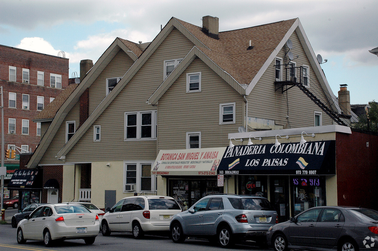 Building Photo - 141 Broadway