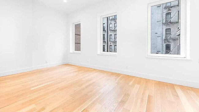 Building Photo - 309 W 50th ST