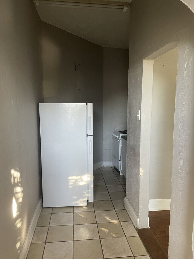 Building Photo - Charming 1 bedroom 1 bathroom near St. Mary's