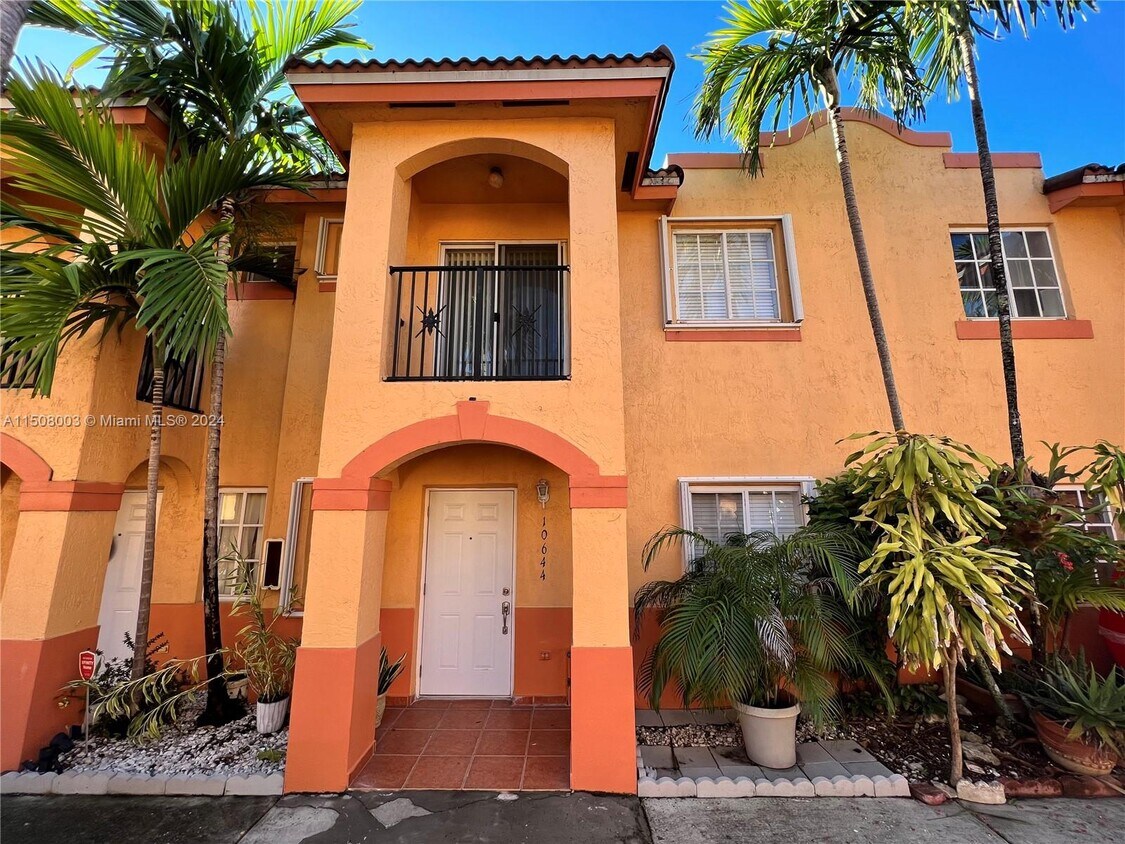 10644 NW 87th Ct, Hialeah, FL 33018 Townhome Rentals in Hialeah FL