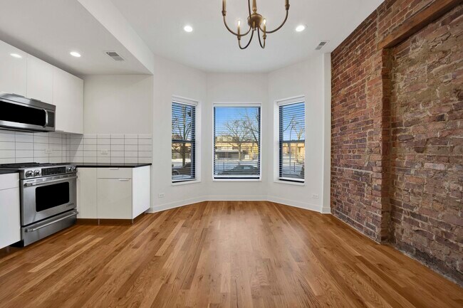 Foto del edificio - 4911 S Calumet Ave