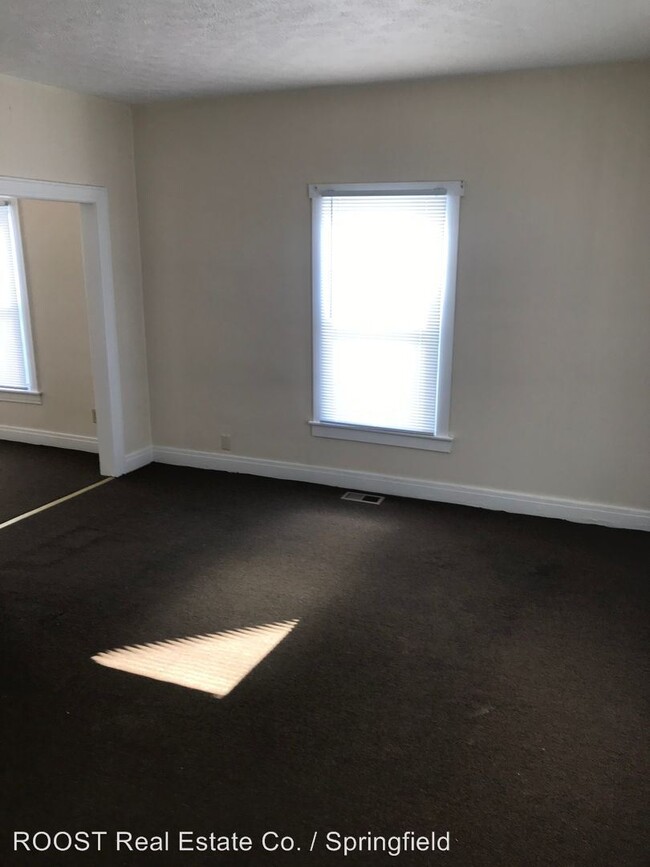 Building Photo - 2 br, 1 bath Apartment - 712 Rodgers Drive