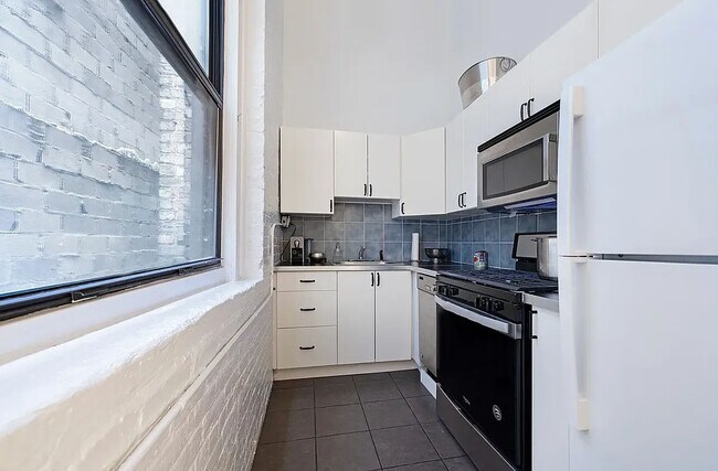 Building Photo - 57 Jay Street