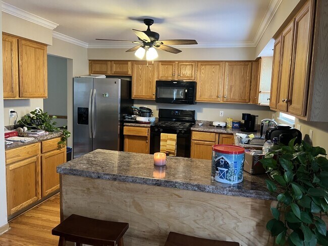 Foto del edificio - 21646 Inverness Dr