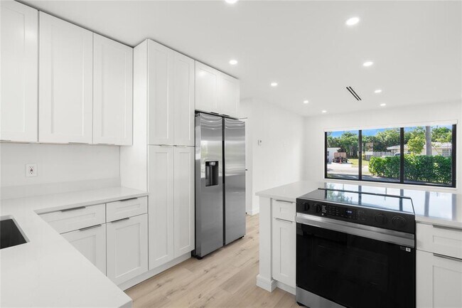 Foto del edificio - 455 SW 14th Ct