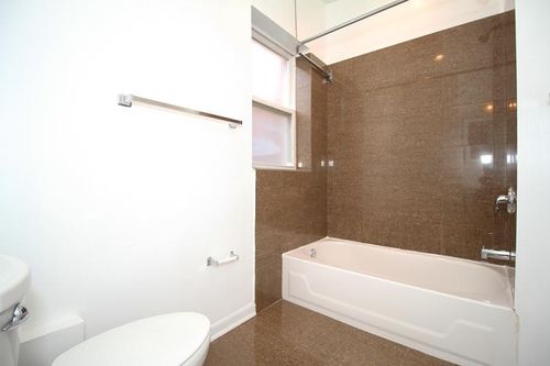 Foto del edificio - 4805 N Wolcott Ave