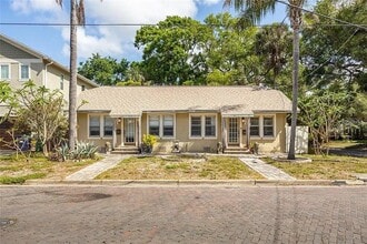 Building Photo - 3003 W Palmira Ave