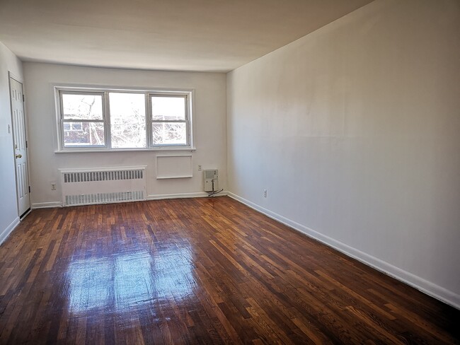 Building Photo - 2078 E 56th St