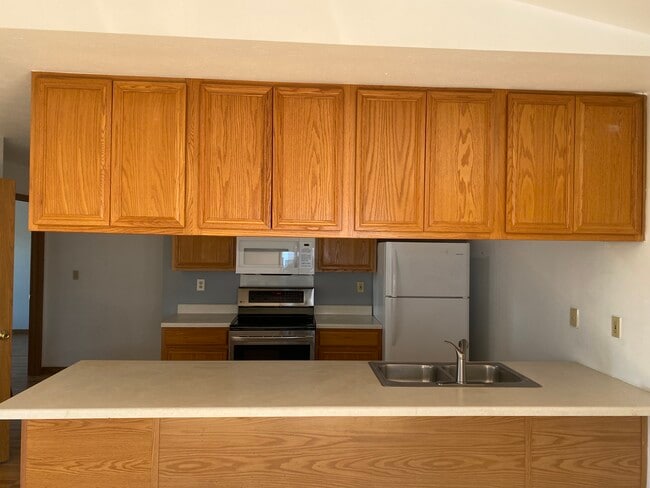 Building Photo - 7413 Shillington Dr