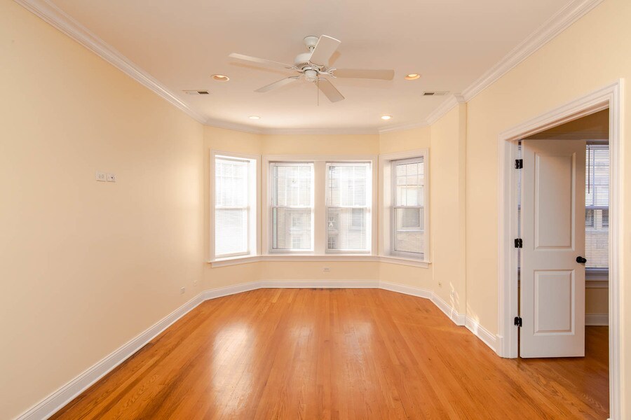Primary Photo - 1416 W Lunt Ave