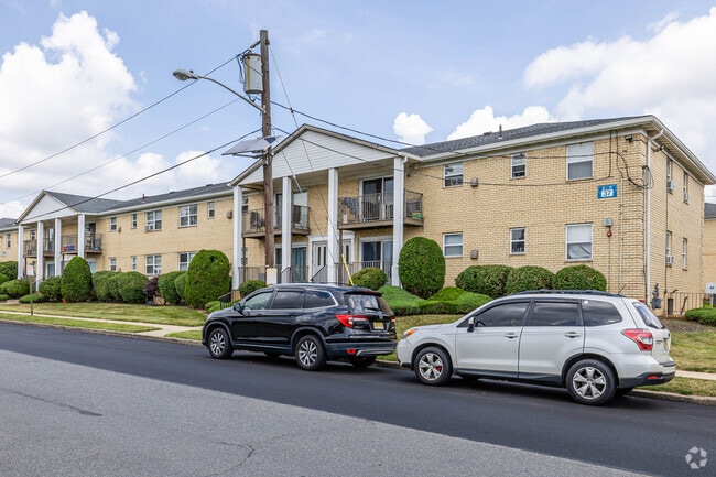 Building Photo - Carteret Gardens