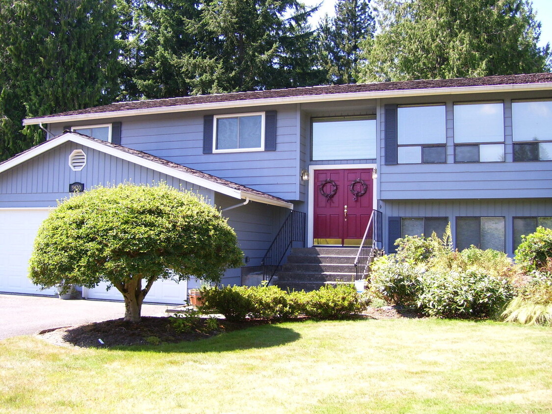 Primary Photo - Split Level Marysville Home