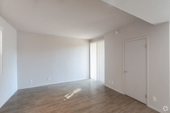 2BR,2.5BA-1200SF- Living Room - 4311 Alcove Ave