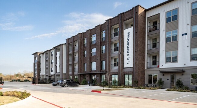 Foto del edificio - 16717 Westpark Dr