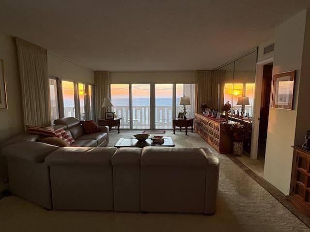 Foto principal - 1012 N Ocean Blvd