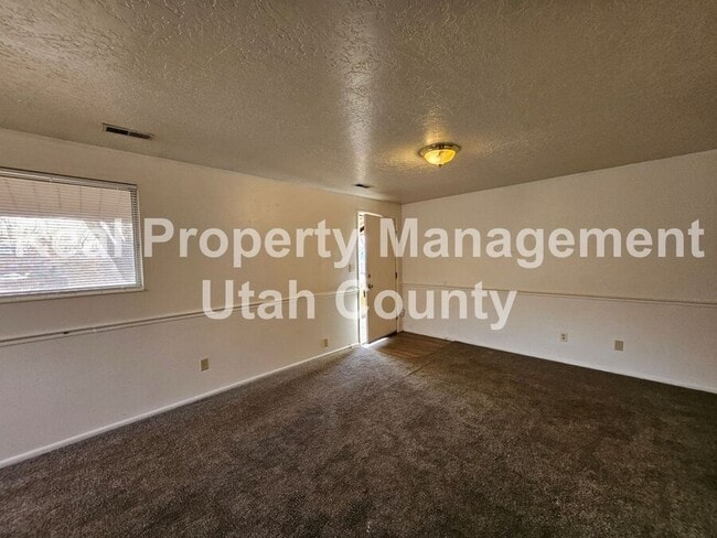 Building Photo - 1146 W 100 N