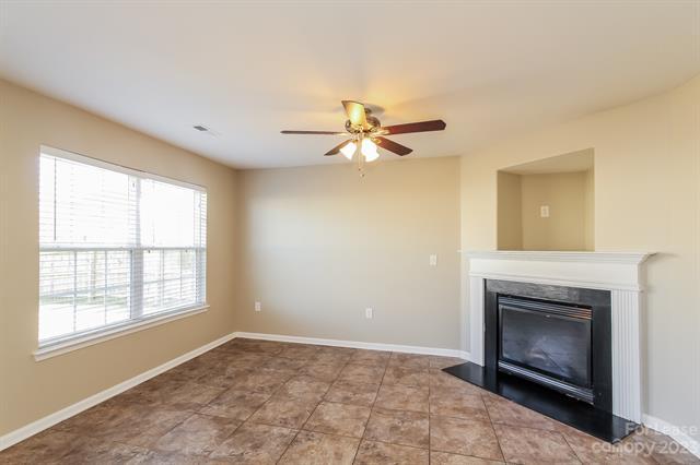Building Photo - 7016 Bullock Dr