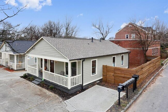 Foto del edificio - 87 Chester Ave SE