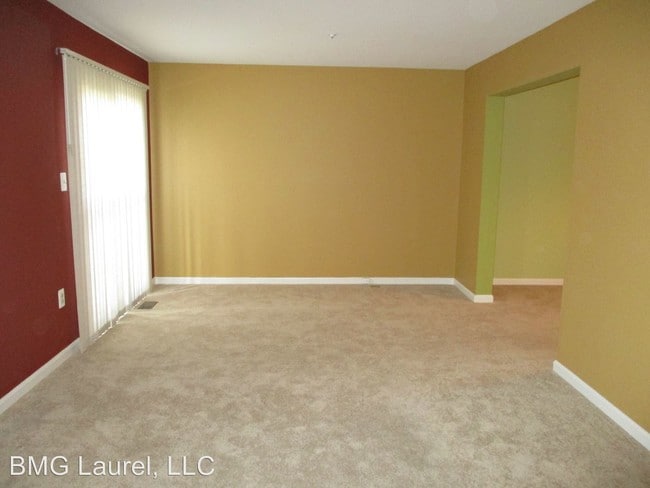 Building Photo - 3 br, 2.5 bath House - 9046 Hardesty Drive