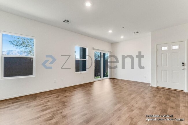 Building Photo - 4118 Lunar Cyn Ave