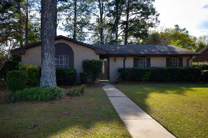 Primary Photo - 701 Mary Ethel Dr