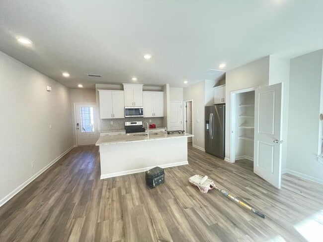 Foto del edificio - 373 Timberland Ave