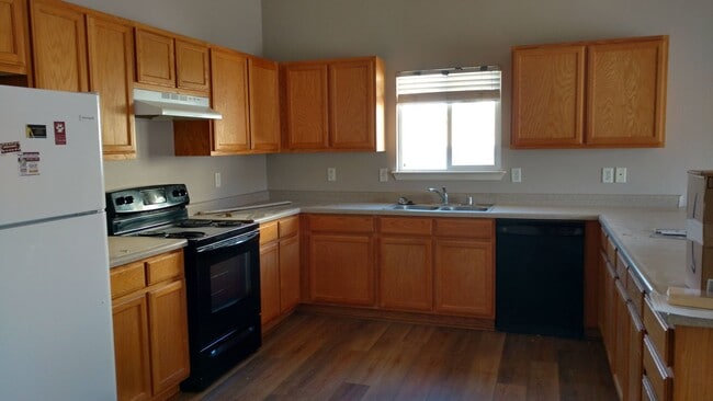 Building Photo - Spacious 4 Bedroom Home in Fernley with 3-Car Garage & Expansive Backyard