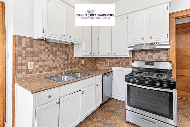 Building Photo - 3114 N Morgan Ave