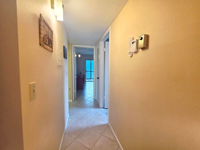 Foto del edificio - 719 Flanders Dr